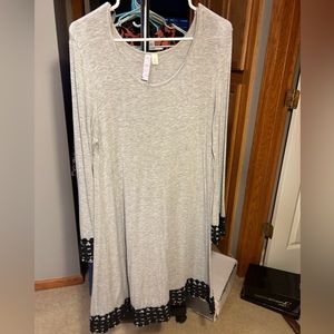 Gray t-shirt dress with black lace trim from Francesca’s. Size medium